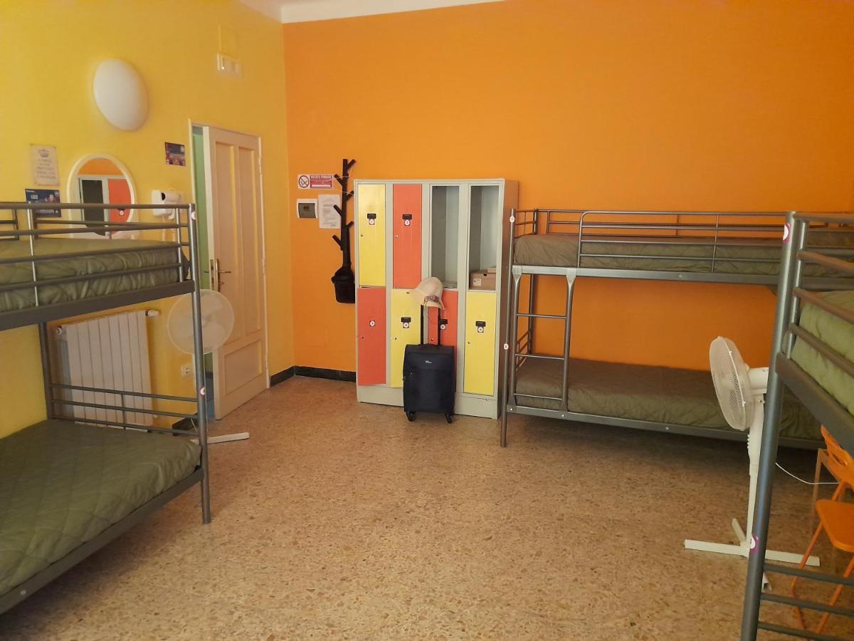 Pisa Train Station Hostel Exteriör bild